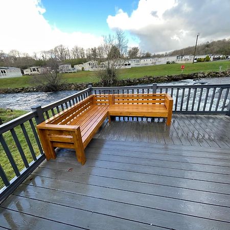 Stunning 3 Bed Riverside Cabin In Snowdonia Caeathro Eksteriør bilde