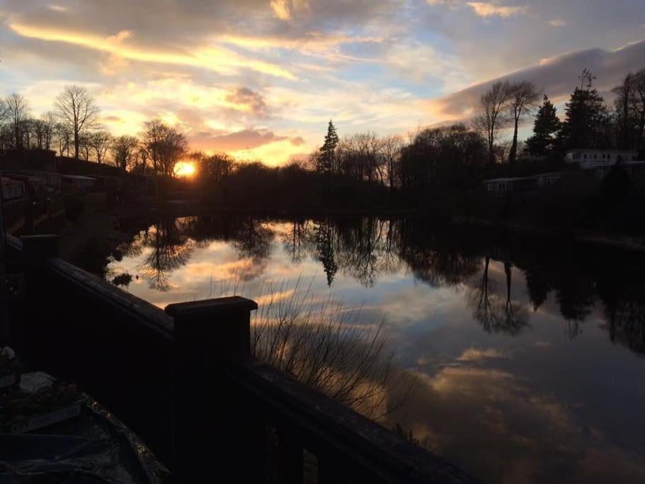 Stunning 3 Bed Riverside Cabin In Snowdonia Caeathro Eksteriør bilde