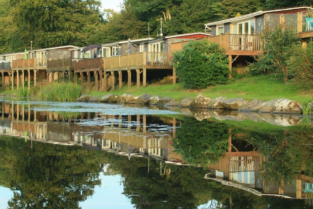 Stunning 3 Bed Riverside Cabin In Snowdonia Caeathro Eksteriør bilde