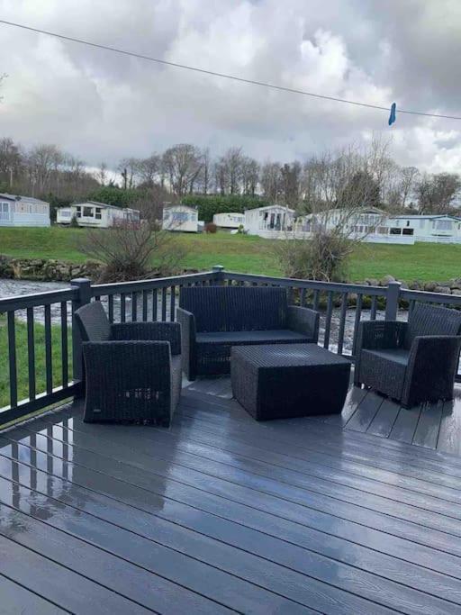 Stunning 3 Bed Riverside Cabin In Snowdonia Caeathro Eksteriør bilde