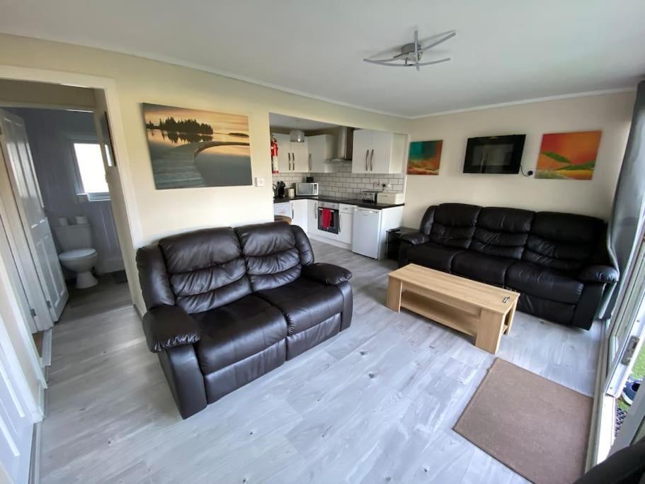 Stunning 3 Bed Riverside Cabin In Snowdonia Caeathro Eksteriør bilde